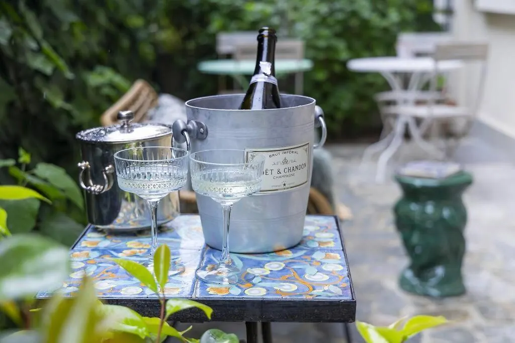 Luxury Bohemian Suite With Private Garden In Milan