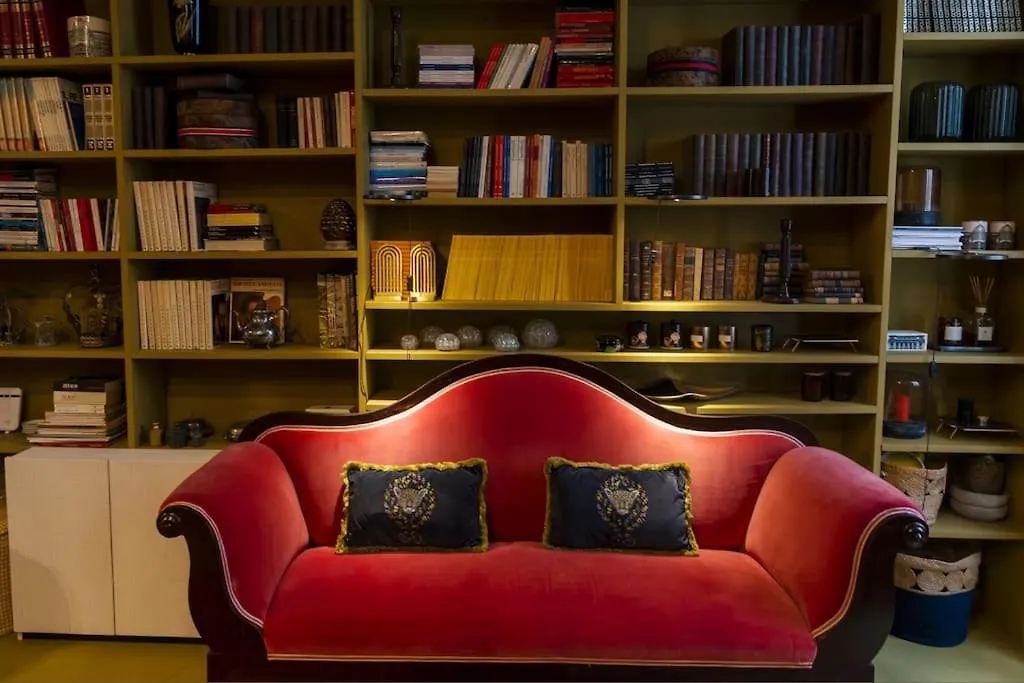 Luxury Bohemian Suite With Private Garden In Milan