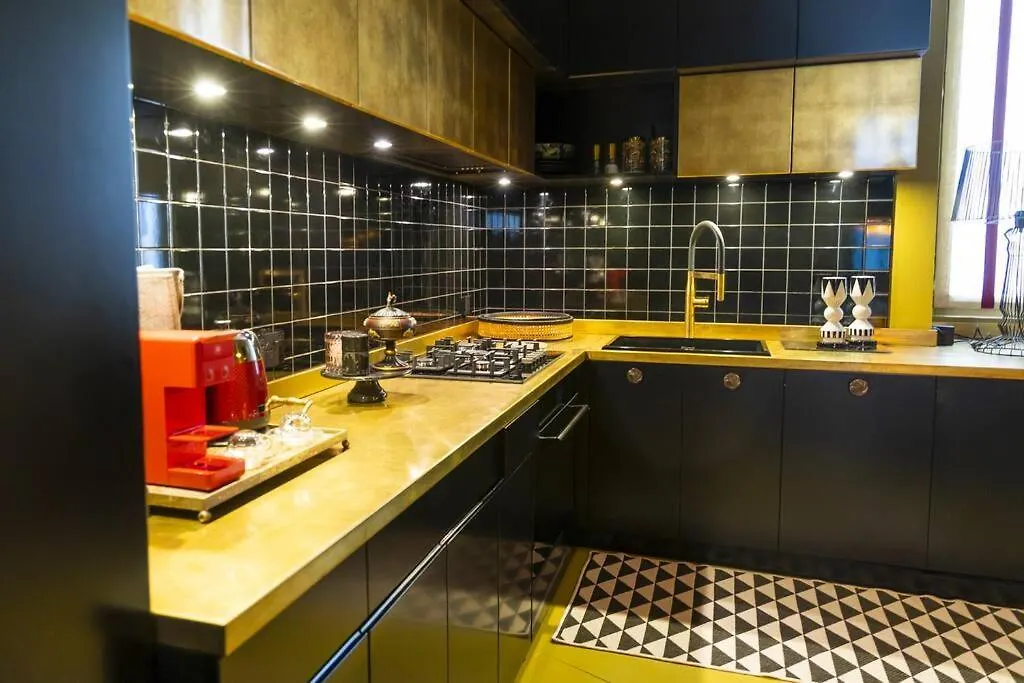 Luxury Bohemian Suite With Private Garden In Milan Italy