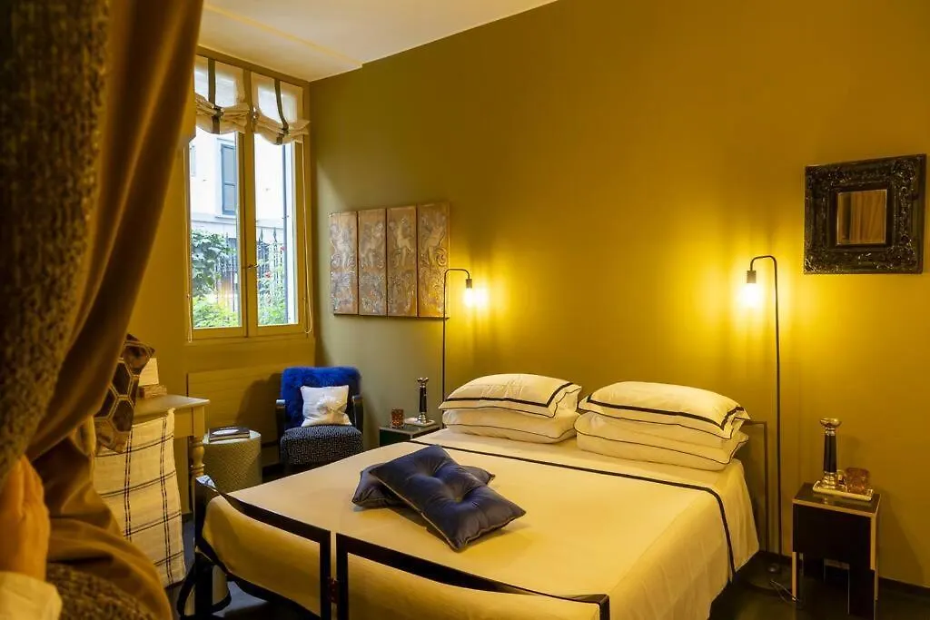 Apartment Luxury Bohemian Suite With Private Garden In Milan