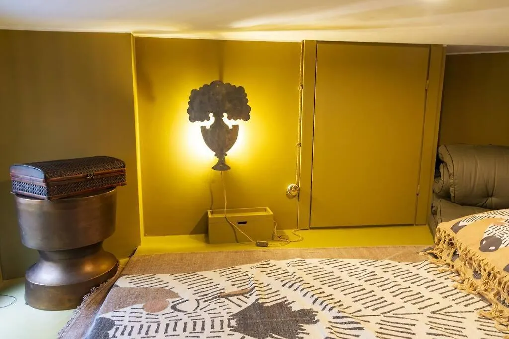 Luxury Bohemian Suite With Private Garden In Milan 0*,