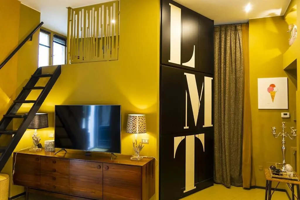 Luxury Bohemian Suite With Private Garden In Milan