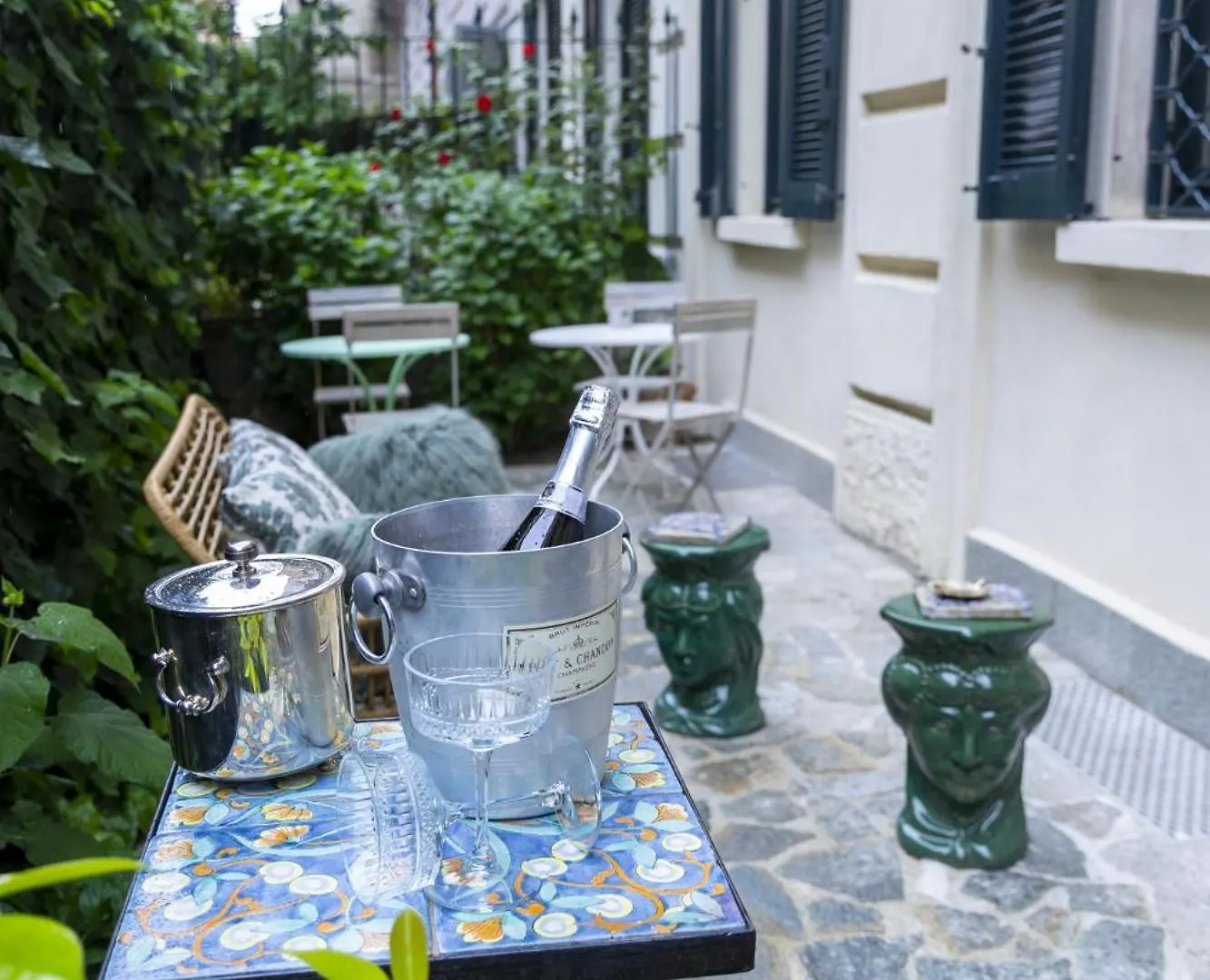 Apartment Luxury Bohemian Suite With Private Garden In Milan